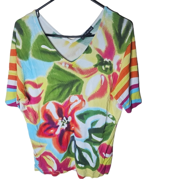 pierri Tops - Pierri New York women's water colour floral  short-sleeved v-neck sweater size L
